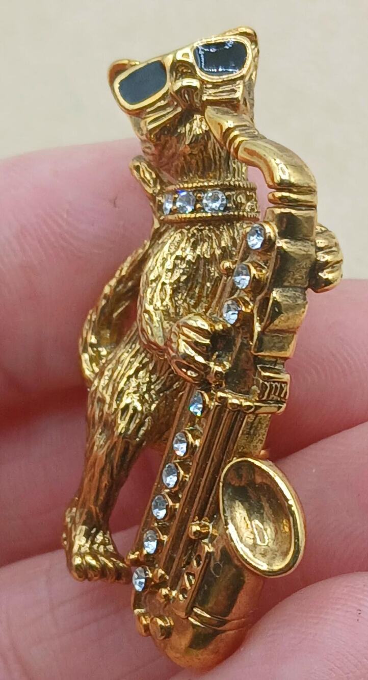 1928 Jewelry Cool Cat The Jazz Meow-sician Brooch